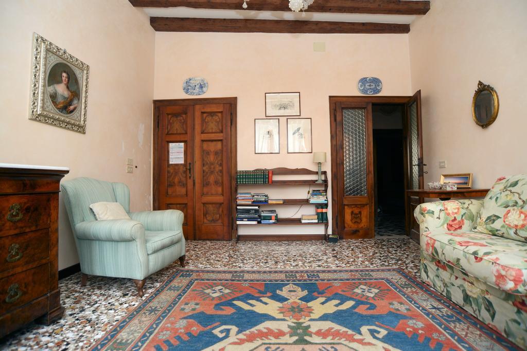 شقة البندقية  في Biennale Apt Balcony المظهر الخارجي الصورة