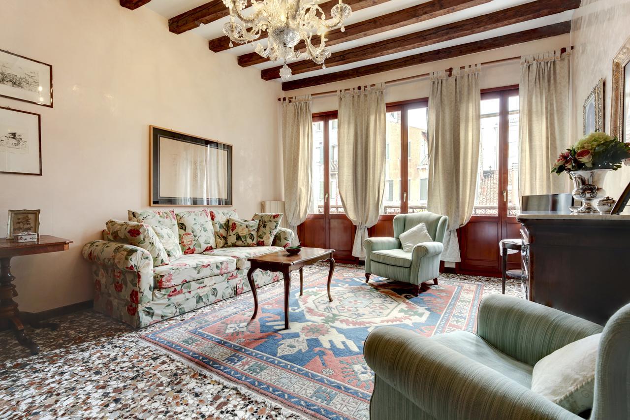 شقة البندقية  في Biennale Apt Balcony المظهر الخارجي الصورة