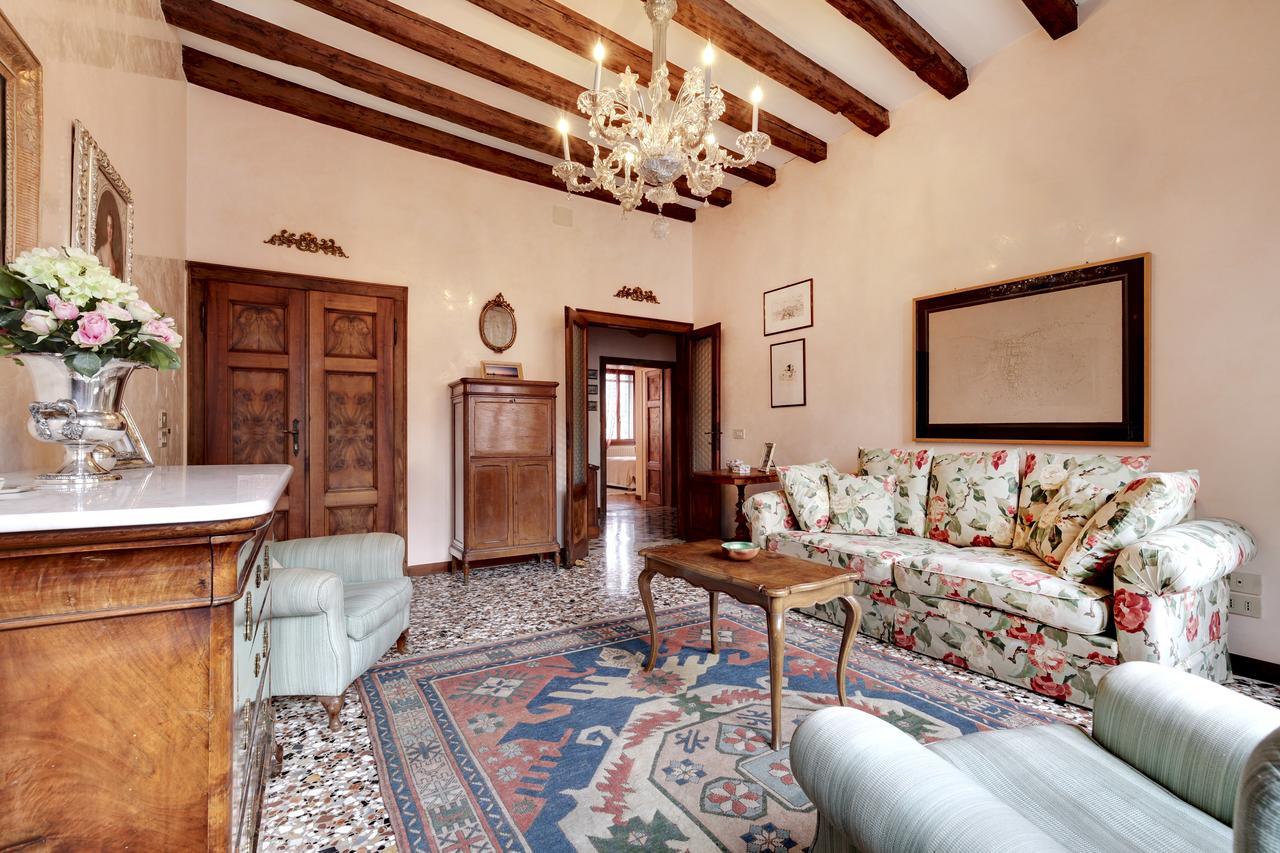 شقة البندقية  في Biennale Apt Balcony المظهر الخارجي الصورة